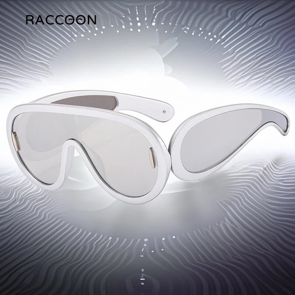 Luxury Y2K Cyberpunk Sunglasses - Oversized Eyewear Sun Protection - UV400 - Picture 3 of 5